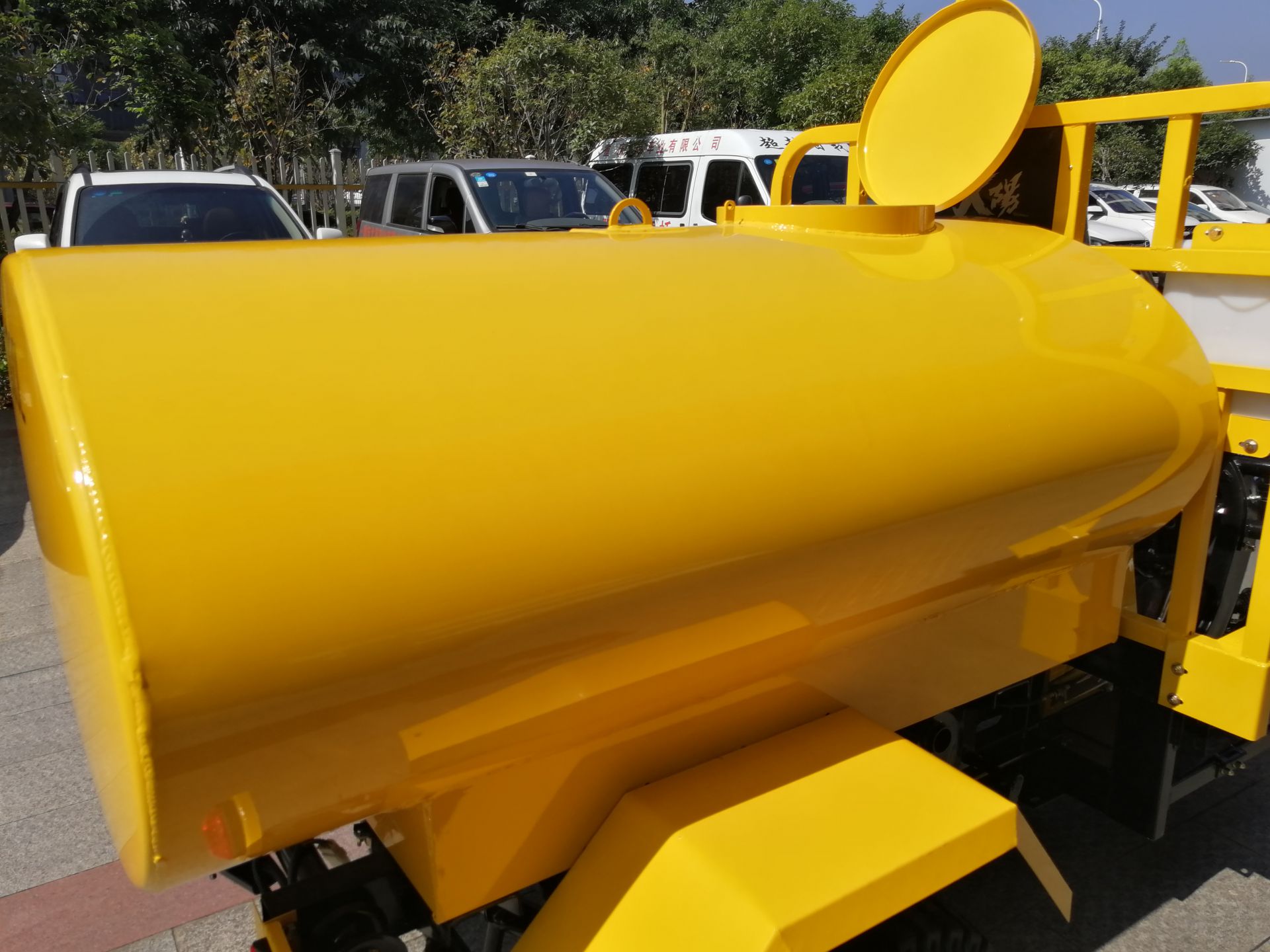 big 250cc water tank oil tank tricycle