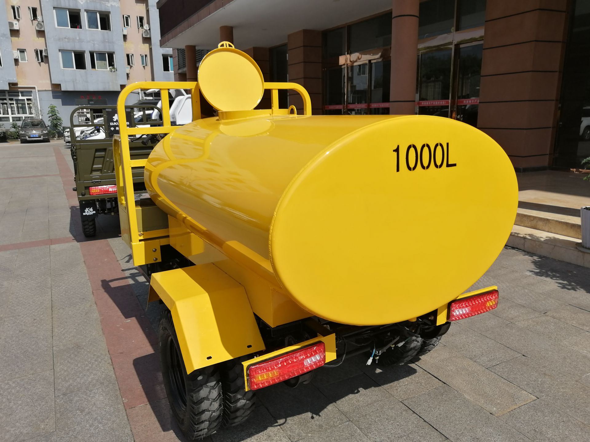 250cc water tank oil tank tricycle 1000L